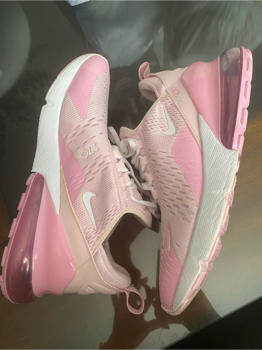 Nike Women’s Air Max 270 Pink/White Lightweight Sneakers